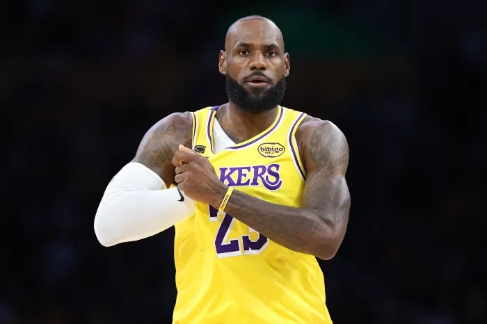bti体育官方网站-詹姆斯连续144场季后赛得分上双，NBA历史第五长纪录
