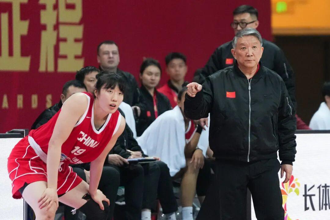 bti体育官方入口-老帅宫鲁鸣接手的中国女篮，到底怎么了？